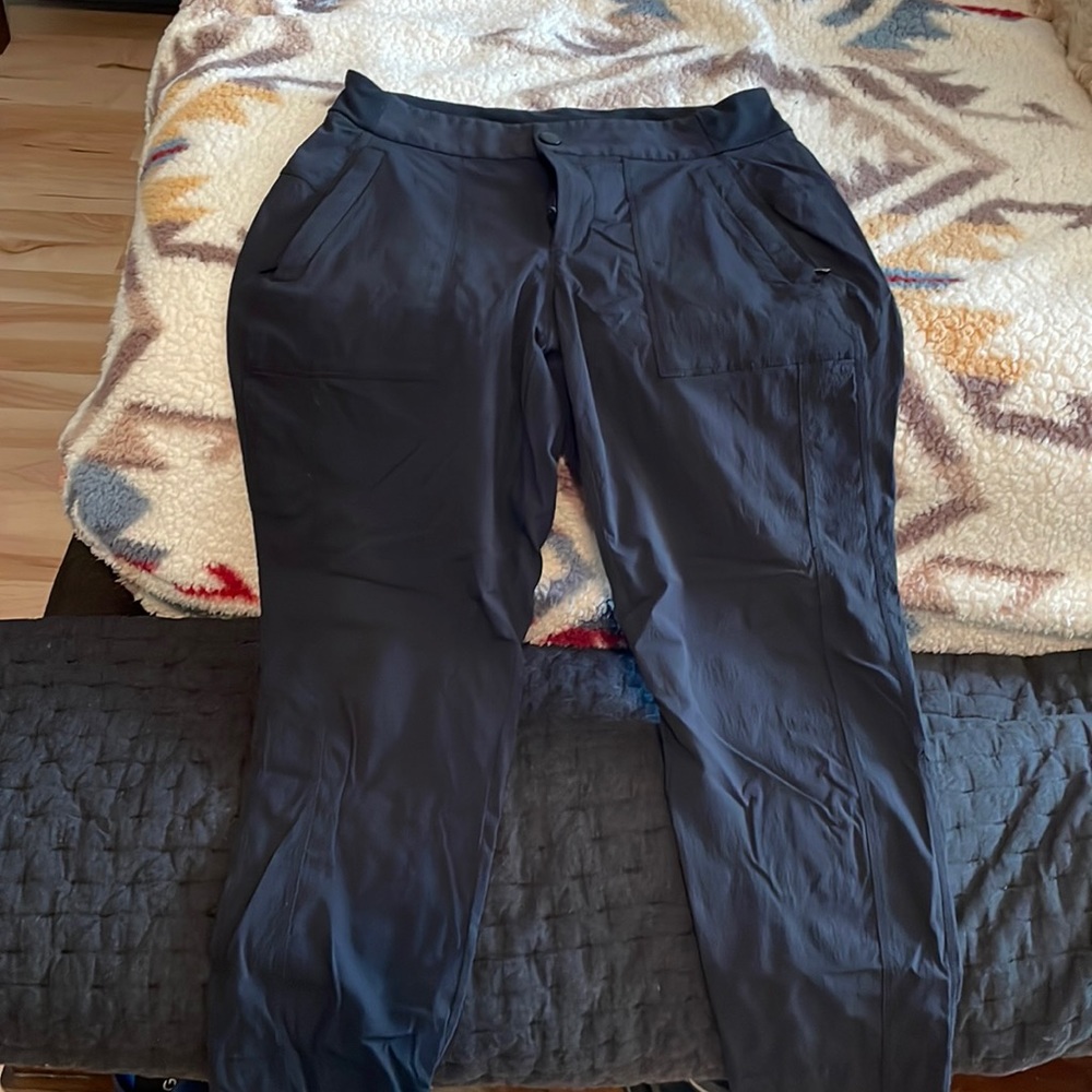 Athleta Trekkie Capri